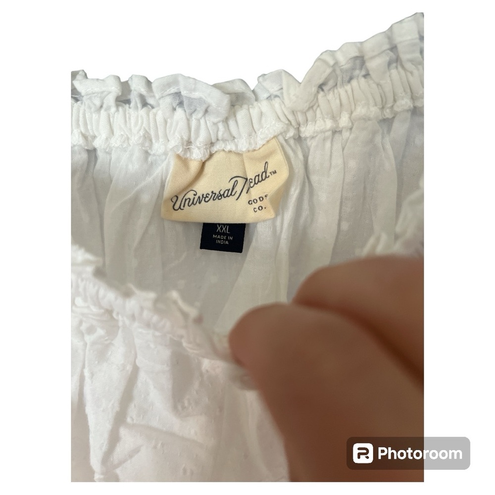 Universal Thread White Ruffle Short Sleeve
Eyelet Peplum Blouse size XXL - Picture 5 of 8